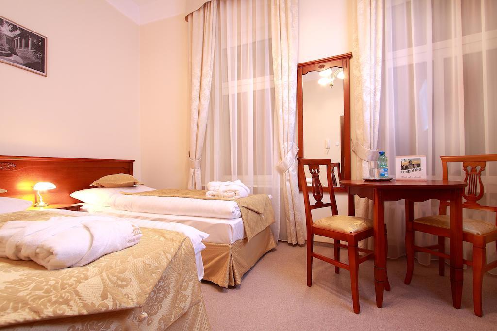 Aparthotel Zdroj Wojciech à Lądek-Zdrój Chambre photo